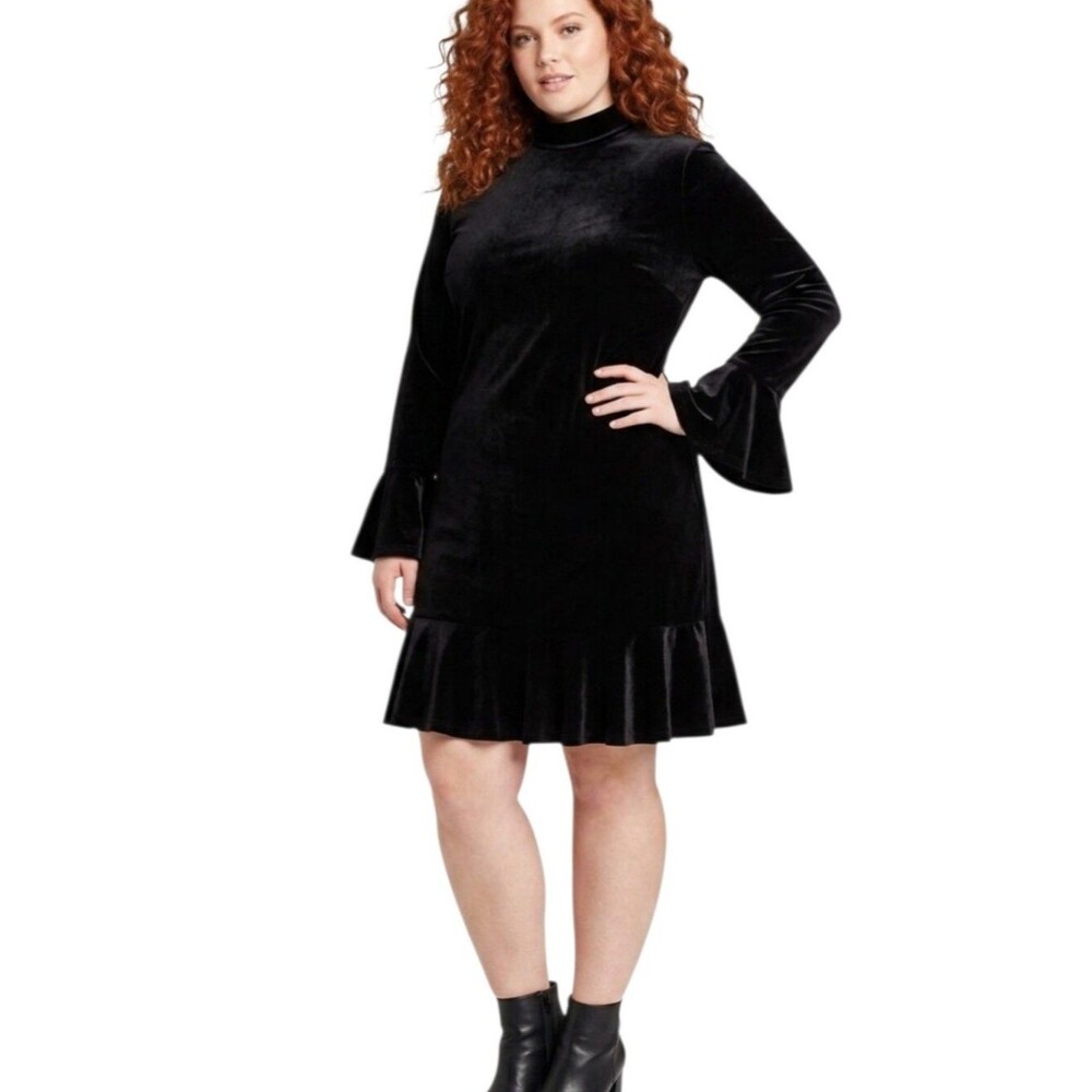 Elegant Black Velvet Dress Long Sleeves Ruffles High Neck Modest Party Cocktail